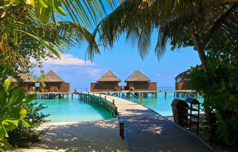 Coco Bodu Hithi Resort